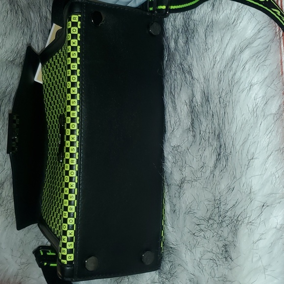 MICHAEL KORS☆ Whitney MD Checkerboard satchel. - Picture 9 of 10
